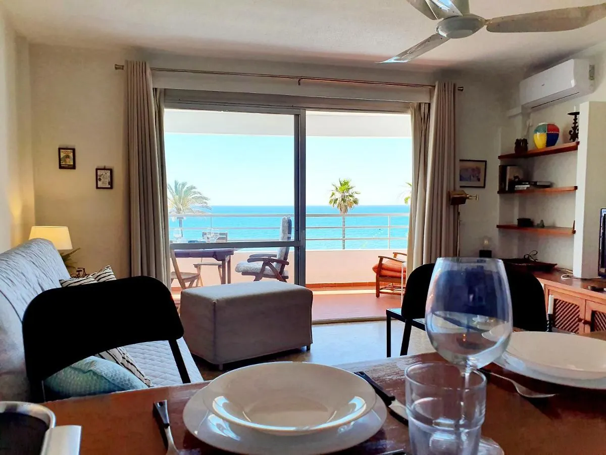 Marbellamar Seafront דירה
